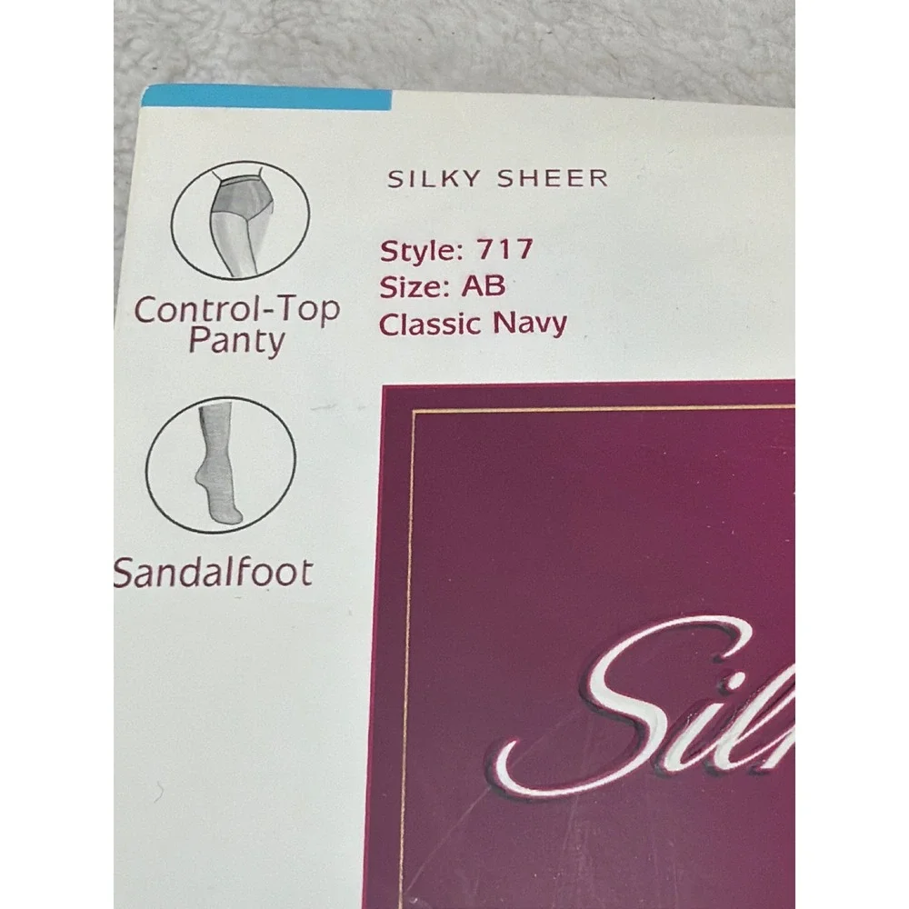 NIB VTG Hanes Silk Reflections Style 717 Pantyhose Size AB Classic Navy Ctrl Top